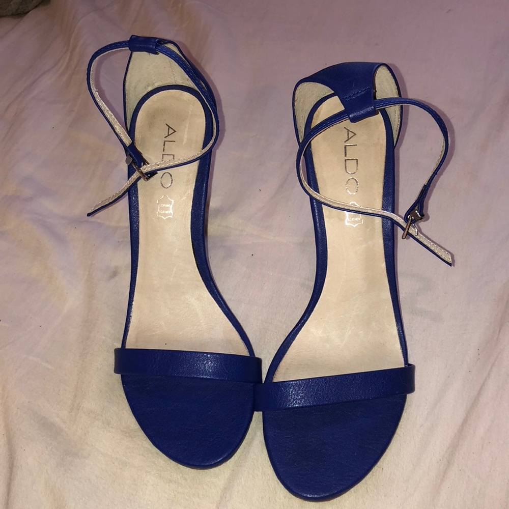 GORGEOUS blue heels 👠